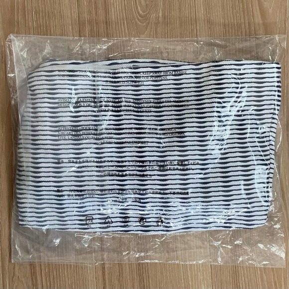 Tommy Bahama Island Cays Over-The-Shoulder Tankini Top in White - Picture 5 of 6